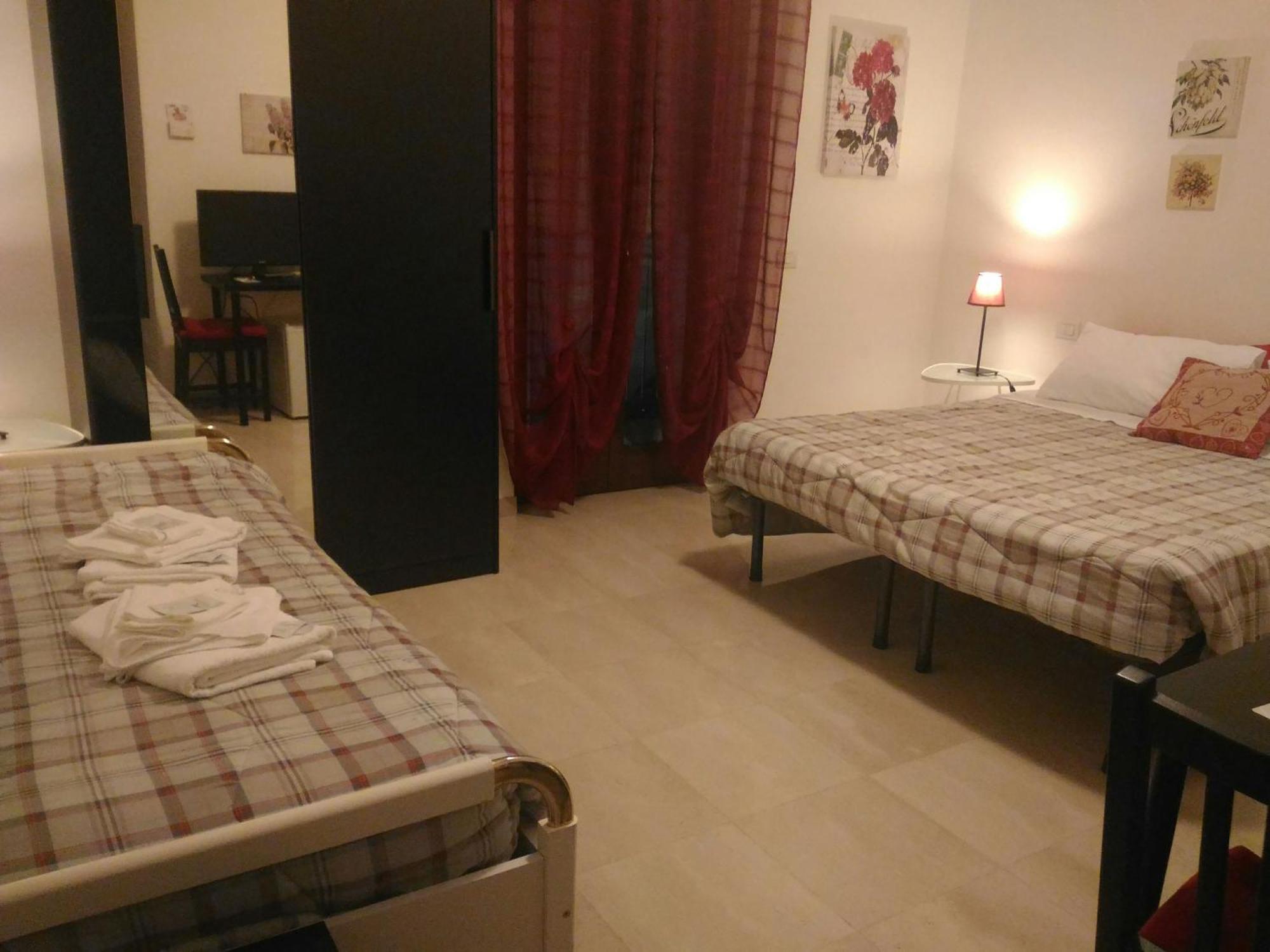 Hotel Domus Taranto Unica Sede Extérieur photo