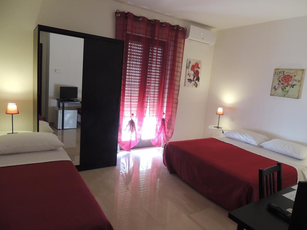 Hotel Domus Taranto Unica Sede Chambre photo