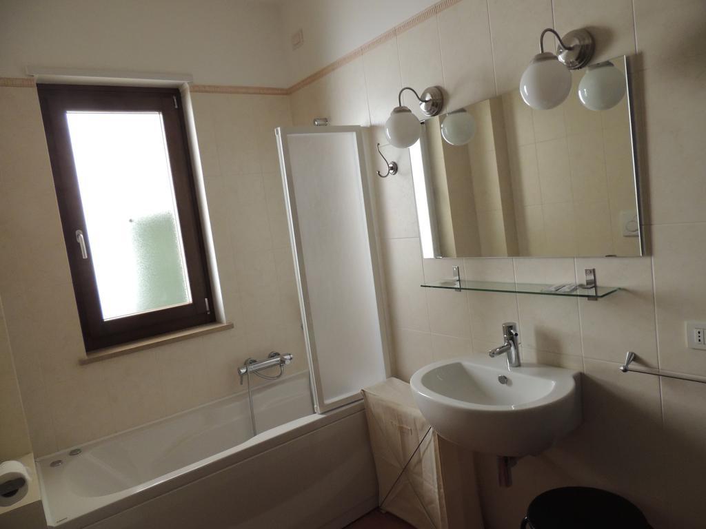 Hotel Domus Taranto Unica Sede Chambre photo